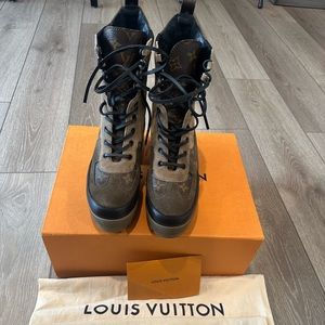 ‼️SOLD‼️ Louis Vuitton laureate platform desert boot